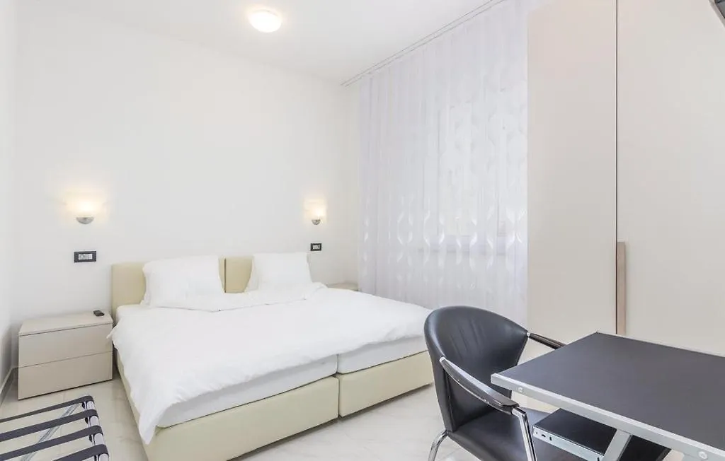 Apartments Funtana With Pool Croatia