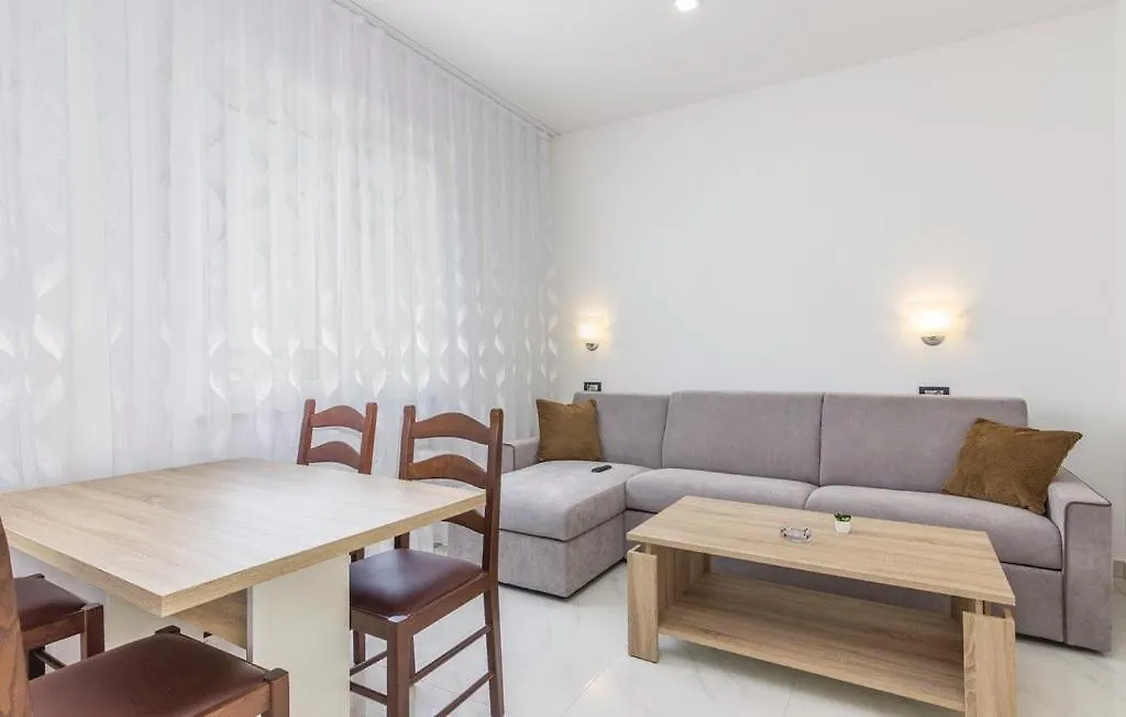Apartments Funtana With Pool